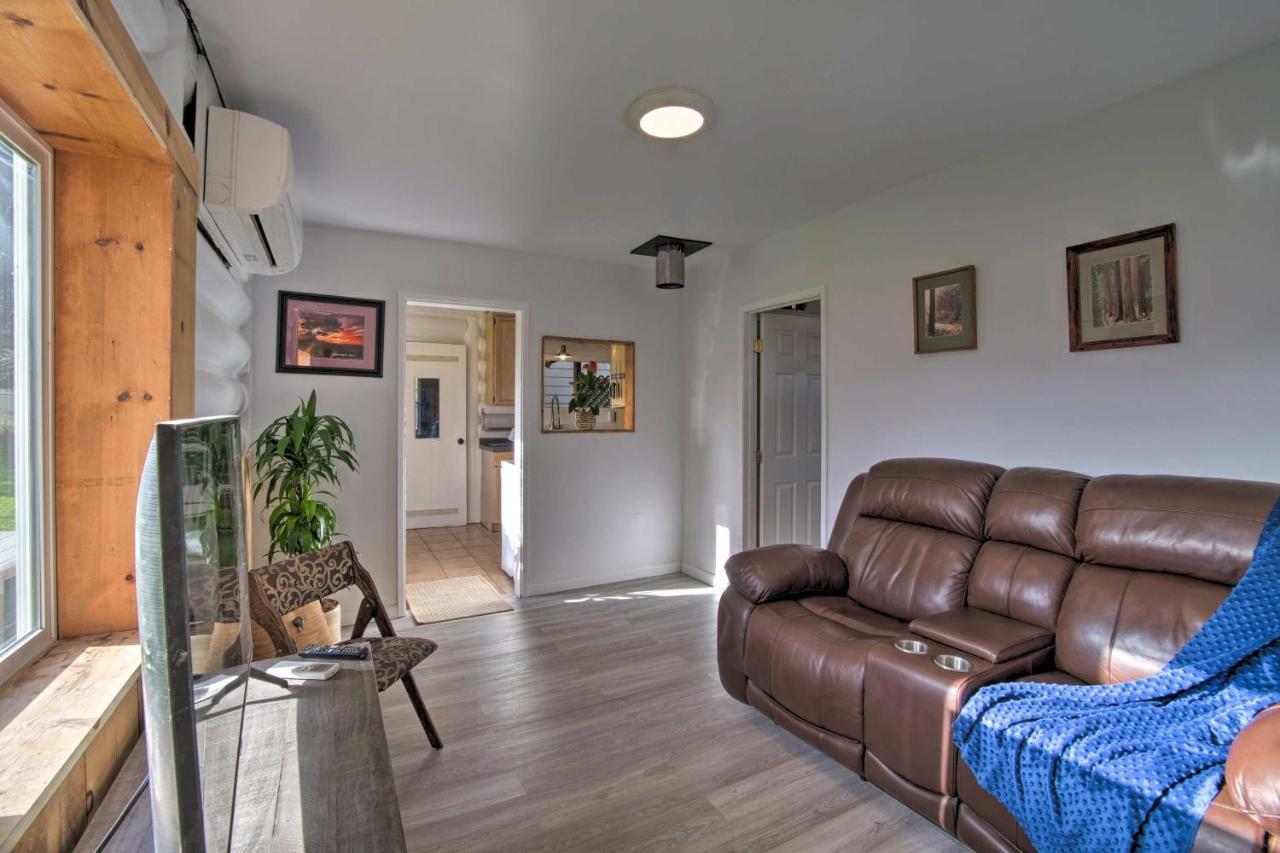 Unique Dog-Friendly Log Cabin Short Walk To Ocean Crescent City Exteriör bild