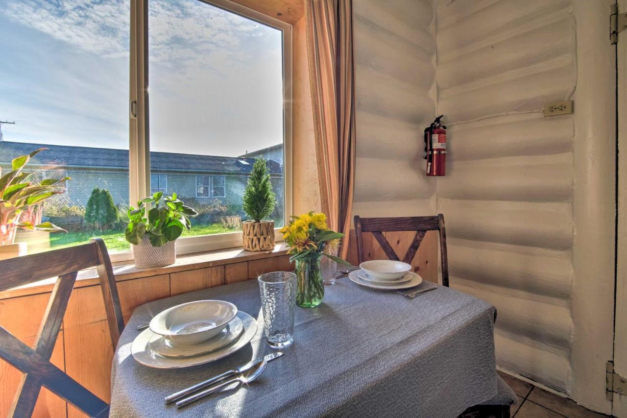 Unique Dog-Friendly Log Cabin Short Walk To Ocean Crescent City Exteriör bild