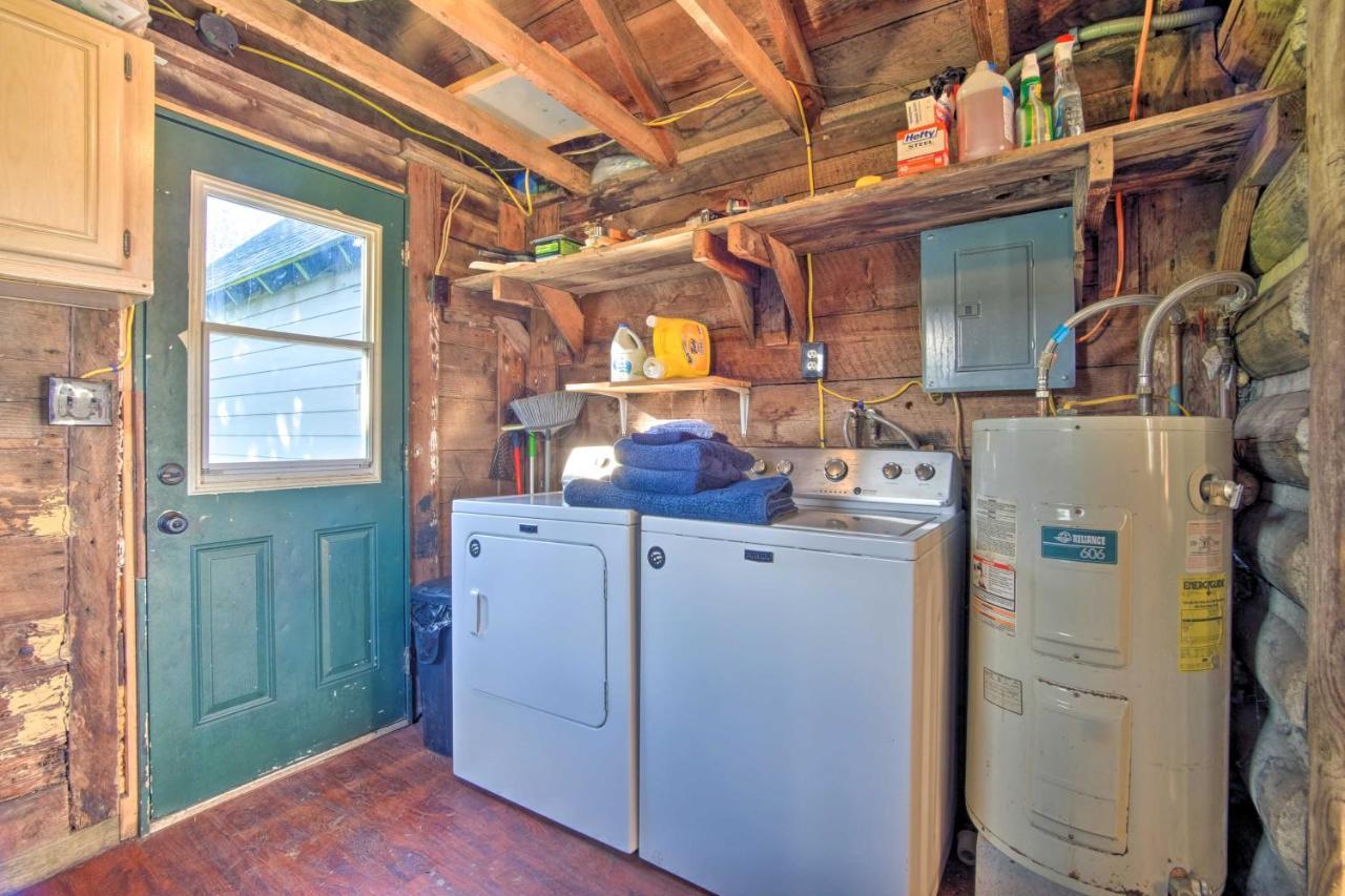 Unique Dog-Friendly Log Cabin Short Walk To Ocean Crescent City Exteriör bild